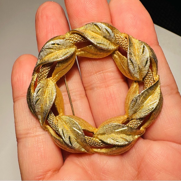VTG. Kramer, Pin/Broach Wreath, Gold Leaves, Gold Mesh Ring, Signed - Picture 7 of 7